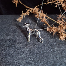 Cargar imagen en el visor de la galería, Italian Greyhound colgante